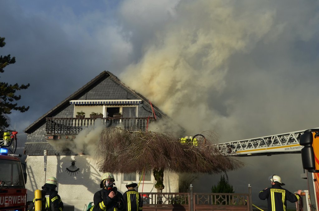 Feuer 5 Roesrath Am Grosshecker Weg P1150.JPG - Miklos Laubert